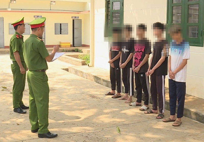 Đắk Lắk: Bắt “nóng” nhóm thanh, thiếu niên hiếp dâm bé gái 12 tuổi
